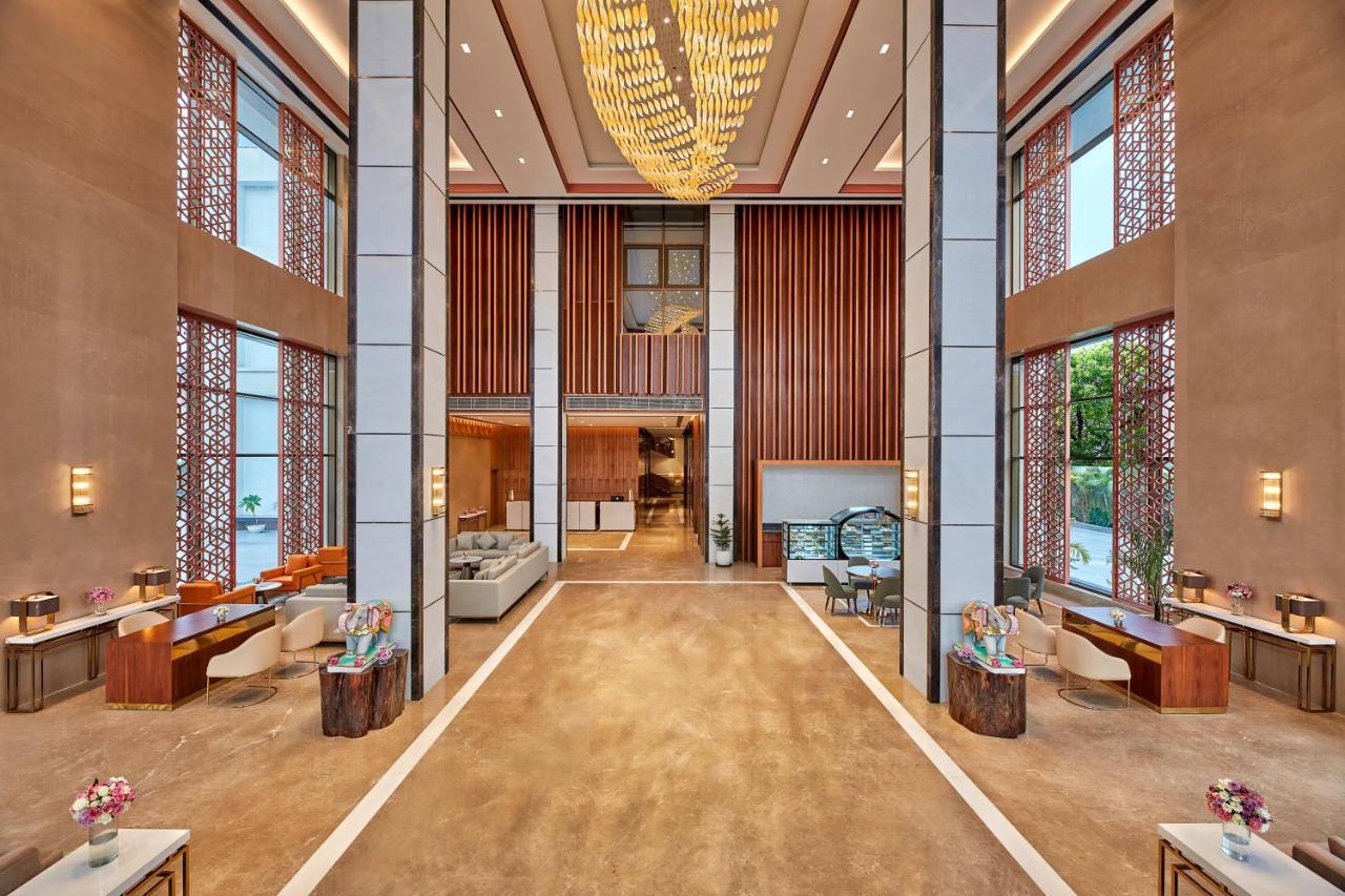 Doubletree By Hilton Варанаси Экстерьер фото