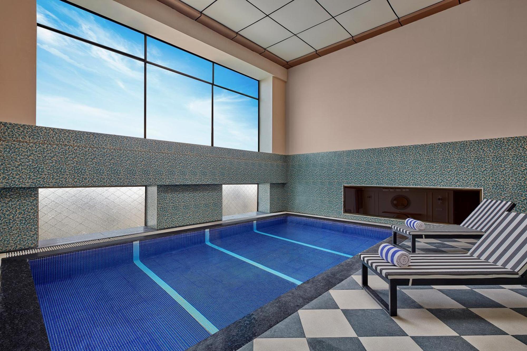 Doubletree By Hilton Варанаси Экстерьер фото